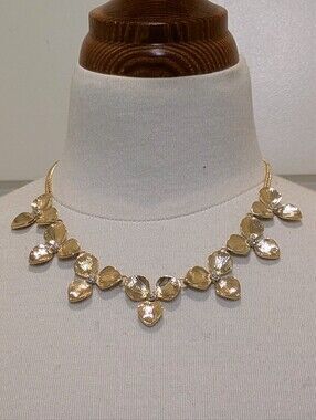 EUC 16"-19" Goldtone Orchid Flower Necklace with Rhinestone Centers
